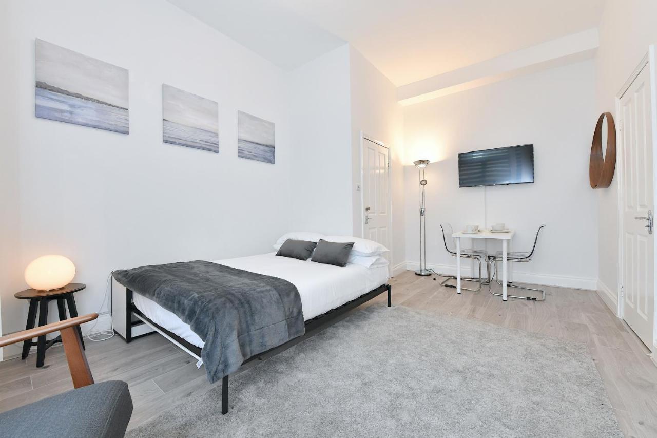 London Studios Very Close To Central Line Underground Shepherds Bush And Westfield Newly Refurbished Eksteriør billede