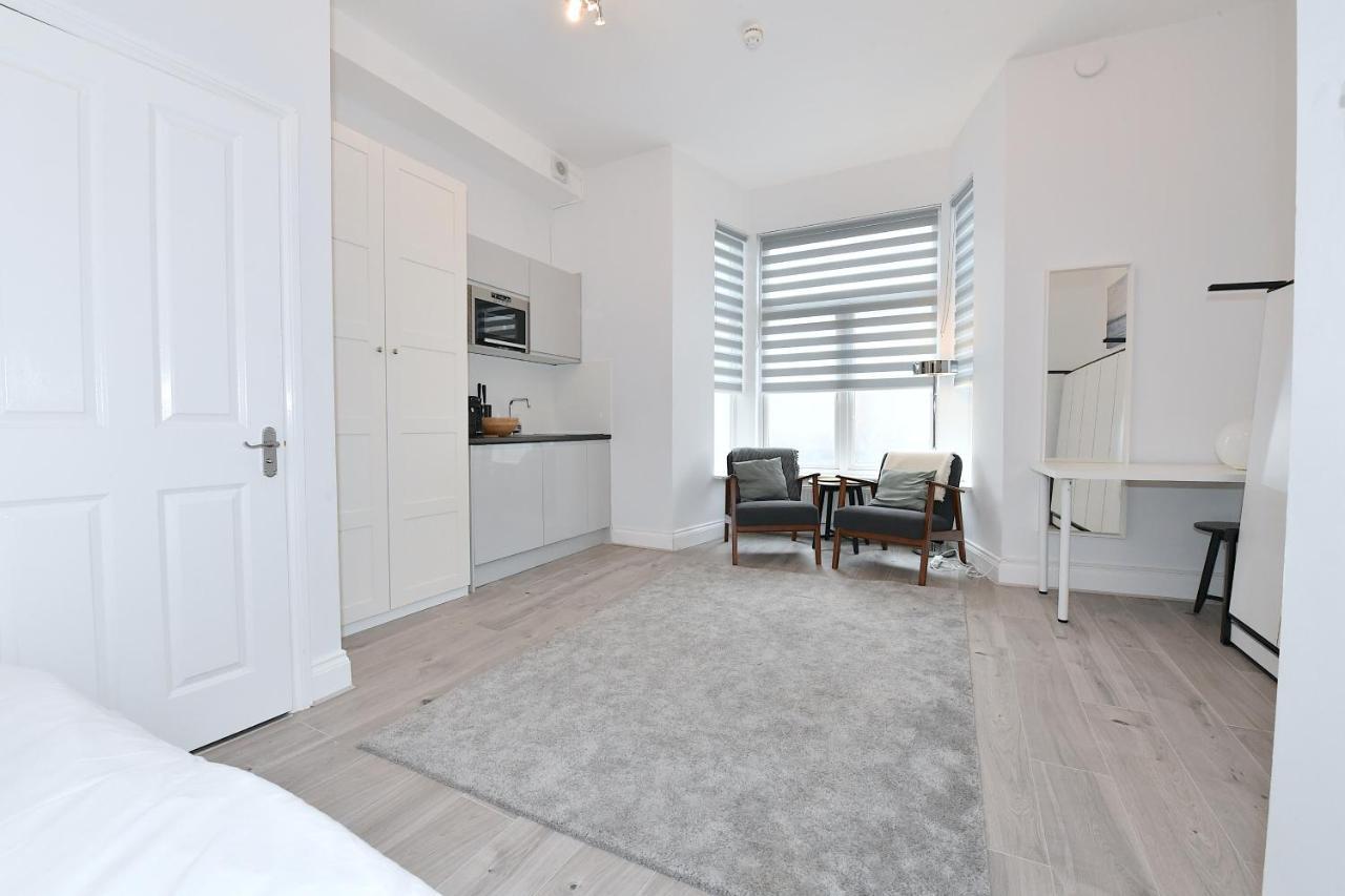 London Studios Very Close To Central Line Underground Shepherds Bush And Westfield Newly Refurbished Eksteriør billede