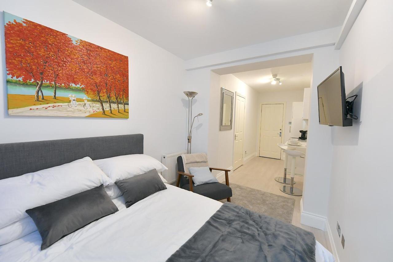 London Studios Very Close To Central Line Underground Shepherds Bush And Westfield Newly Refurbished Eksteriør billede