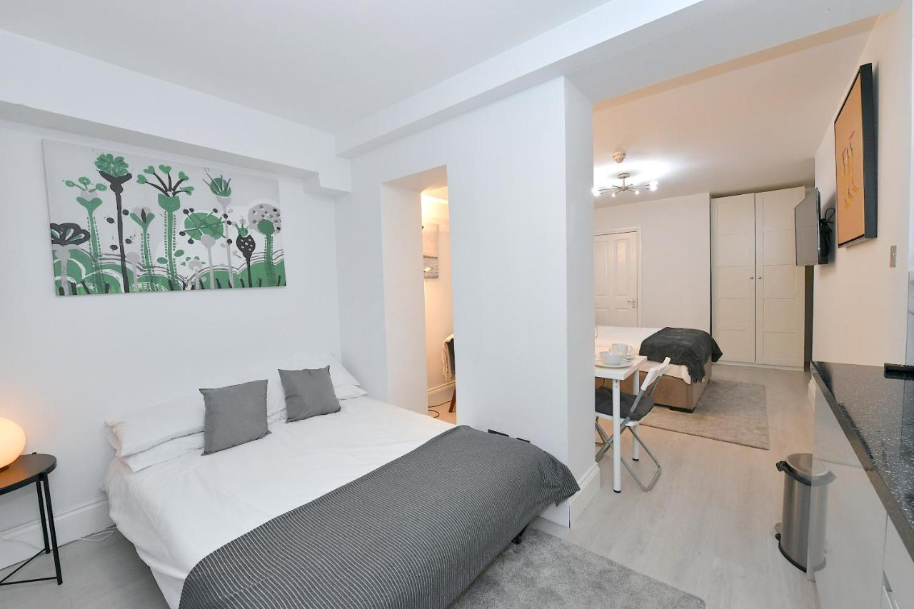 London Studios Very Close To Central Line Underground Shepherds Bush And Westfield Newly Refurbished Eksteriør billede