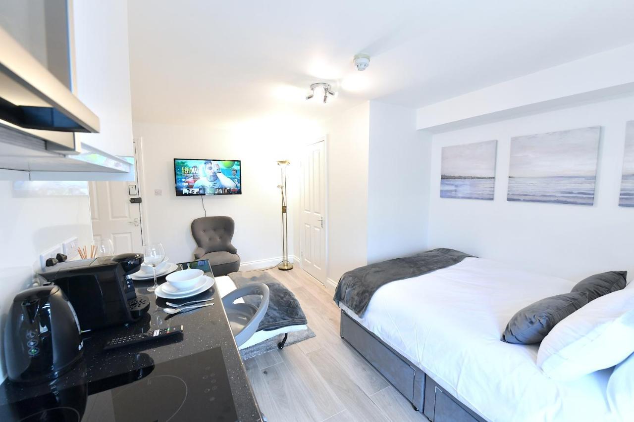 London Studios Very Close To Central Line Underground Shepherds Bush And Westfield Newly Refurbished Eksteriør billede