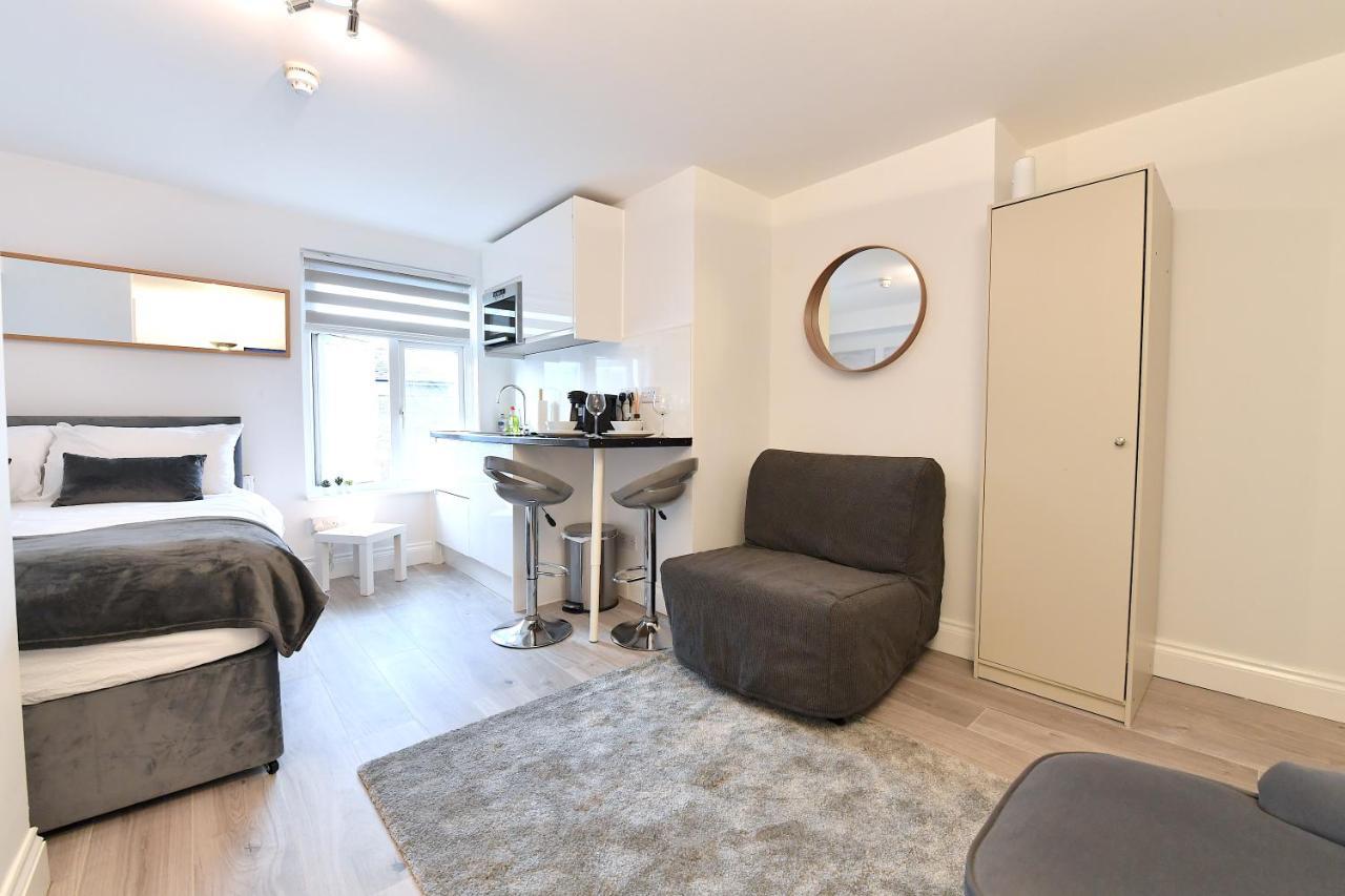 London Studios Very Close To Central Line Underground Shepherds Bush And Westfield Newly Refurbished Eksteriør billede