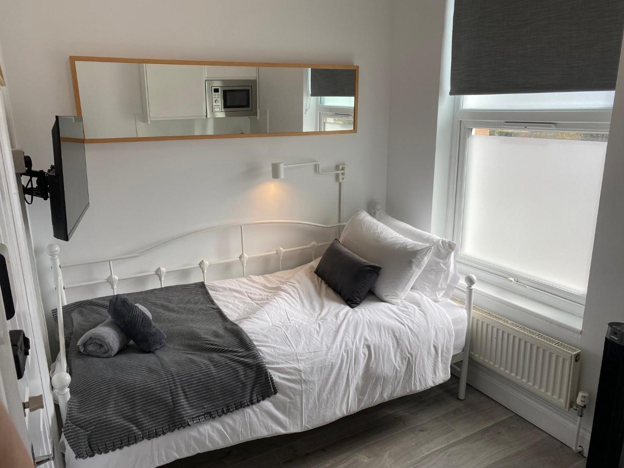 London Studios Very Close To Central Line Underground Shepherds Bush And Westfield Newly Refurbished Eksteriør billede